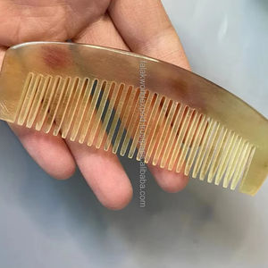 Peigne artisanal en corne de buffle à dents fines, antistatique, pour la santé des cheveux et du cuir chevelu, décoration, artisanat en corne de bœuf sculptée par FWE - Product Image 6
