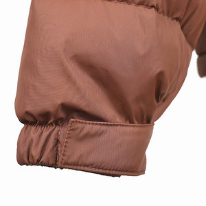 Veste d'extérieur matelassée en polyester noir pour homme personnalisée unisexe pour l'hiver fermeture à glissière imperméable col en fourrure de mouton capuche grande taille - Product Image 5