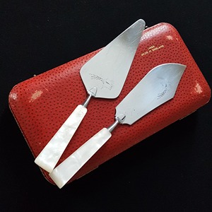 Ensemble de serveur de gâteau moderne avec manche en marbre Couteau à dessert haut de gamme Outils de cuisine élégants pour gâteaux Desserts et célébrations - Product Image 1