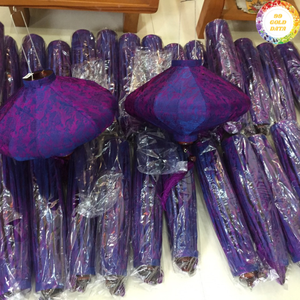 Lanterne en soie de Hoi An fabriquée au Vietnam, conçue avec du tissu en soie et un support en bambou pour la décoration intérieure et les événements - Product Image 3