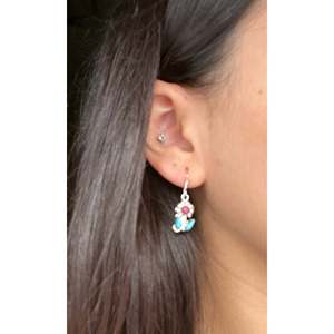 Boucles d'oreilles pendantes vintage Zuni en argent sterling multi-strié avec motif floral en or blanc, grenat et or 18 carats, or blanc 18 carats - Product Image 4
