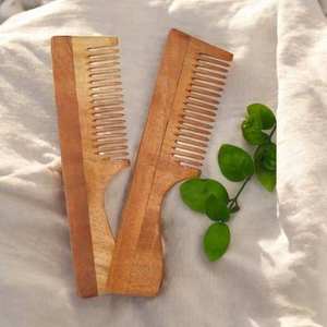 Peine de madera de Neem ecológico, hecho a mano y moderno, para masaje del cuero cabelludo, cabello suave y uso artístico y coleccionable. - Product Image 2
