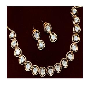 เครื่องประดับ kundan พื้นเมืองที่สง่างามสำหรับผู้หญิงและเด็กผู้หญิงสำหรับโอกาสพิเศษ - Product Image 1