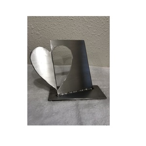 Sculpture en aluminium décorative de table avec base en bois plaqué or pour sculptures abstraites de salon - Product Image 5