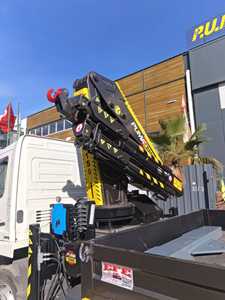 Grue à flèche articulée montée sur camion PUMA CRANE de haute qualité, hydraulique, 5 tonnes, hauteur de levage de 15 m, haute efficacité pour la construction - Product Image 3