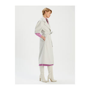 Manteau à manches courtes en laine mélangée BGN pour femmes Modèle W24K197 - Product Image 2