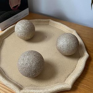 Bolas decorativas de resina con esfera de mosaico antiguo, adorno creativo para el hogar e Idea de regalo para decoración navideña, hecho a mano de Metal - Product Image 1