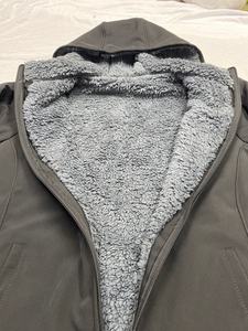 Sweat à capuche softshell coupe ajustée personnalisé/Manteau à capuche softshell imperméable camouflage pour hommes personnalisé Randonnée Camping Veste - Product Image 3