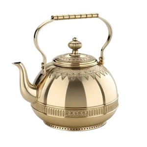 Théière en laiton de style royal traditionnel, fabriquée à la main avec de riches gravures, bouilloire à thé en métal décorative pour une collection de décoration classique - Product Image 4