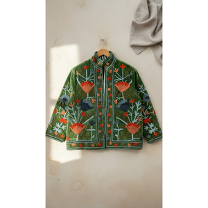 Chaqueta de Manga Larga de Terciopelo Bordada a Mano con Diseño de Melocotón de Bosque Otoñal, Estilo Prairie Chic Ecológico, Colección Gulbadan - Product Image 1