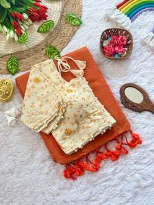 Blusa Kora Pesada de Algodón Khadi Tejida a Mano con Gran Pompón y Diseño de Bordado Enriquecido - Elegante Sari para Bodas y Fiestas - Product Image 3