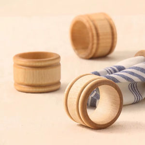 Anneaux de serviette en bois personnalisés porte-serviettes en bois naturel rond anneau de serviette décoration de table rond rond de serviette pour la décoration de fête - Product Image 1