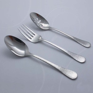 Servidores de ensalada decorativos con diseño de hojas de metal plateado Servidores de ensalada con mango de nuevo diseño que incluyen cuchara y tenedor para ensalada - Product Image 5