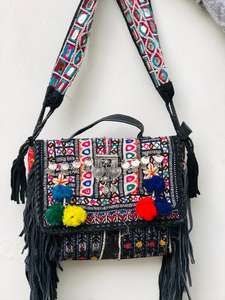 Bolso Bandolera Banjara de Tela Vintage Bordado a Mano con Trabajo de Espejo - Product Image 2