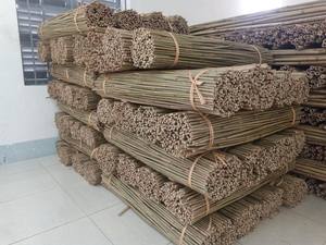 Vente en gros de poteaux en bambou massif-cannes de bambou de haute qualité pour de beaux travaux manuels Poteau en bambou de décoration jaune séché - Product Image 5