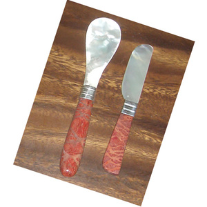 Ensemble de vaisselle rouge avec motif en verre, cuillère rouge et couteau, bijoux en coquillage, motif scénique, 12 cm, en stock - Product Image 2
