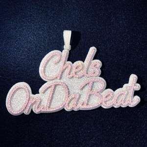 Colgante de Moissanita con Texto Personalizado, Diseño de Nombre con Piedras, Color D VVS, Plata 925, Joyería de Lujo Hip Hop, Micro Pavé, Venta al por Mayor - Product Image 1