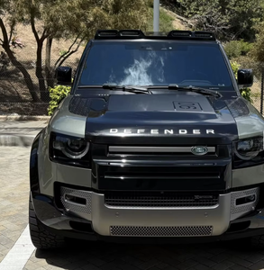 Land Rover Defender 90 X-Dynamic SE d'occasion propre, modèle 2022 - Product Image 4