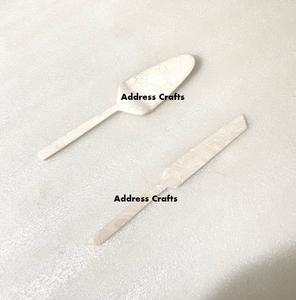 Juego de 2 Servidores de Pastel de Resina Blanca con Remolino de Lujo, Herramientas para Pastel de Primera Calidad para Uso en el Hogar, Hotel, Restaurante - Product Image 1