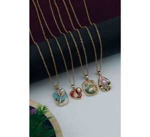 High demanded gold-Plated Stainless Steel Pendant Stylish Vintage <b>Lockets</b> for Casual & Daily Wear casual wear fashionable design - Product Image 1