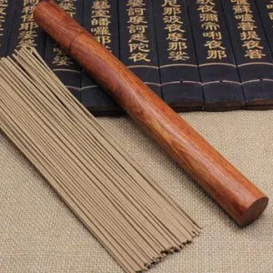 Bâtonnets d'encens en bois d'agar aromatique écologique à partir de poudre de ud sans produits chimiques relaxants meilleur prix vente en gros fabriqué au vietnam