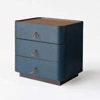 Table de chevet moderne en placage de noyer avec revêtement en cuir de selle, 3 tiroirs, design minimaliste pour chambre à coucher, salon, hôtel