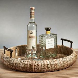 Plateau de service en rotin et en herbe de mer de haute qualité avec poignée en fer noir, plateau de service à vin, plat pour hôtel et restaurant - Product Image 3