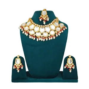 Ensemble de collier vintage plaqué or avec perles Kundan pour femmes et filles, pour mariage et cadeau, comprend une bague, bijoux de mariée raffinés - Product Image 1