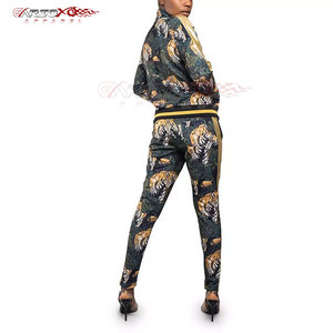 Chándal de actuación para mujer con tela sublimada y corte ajustado para gimnasio o ropa de calle, chándal de sublimación personalizado para mujer - Product Image 2