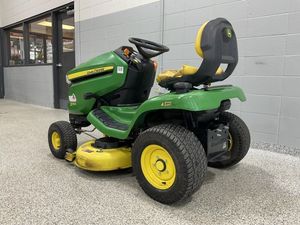 Tracteur tondeuse à gazon John Deer 2023 John pour Deere X738 Type d'entraînement: AWD X738 à vendre - Product Image 3