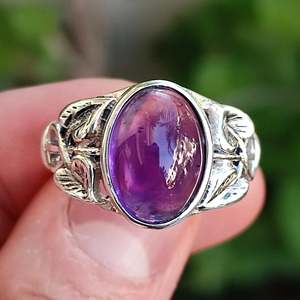 Anillo de Amatista en Plata de Ley 925, Anillo de Promesa Hecho a Mano para Mujer, Tallas 4 a 13 US, Piedra Natural con Engaste de Bisel para Uso Diario - Product Image 2
