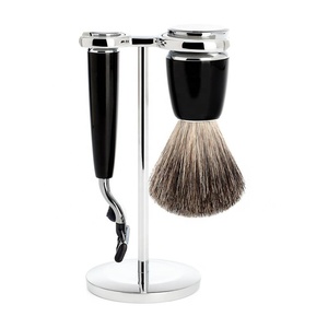 Kit de Rasage Manuel pour Homme Shave Edge : Rasoir à 3 Lames + Brosse à Rasoir en Poils de Blaireau Pur (Manche en Alliage de Zinc) + Badge + Bol à Savon + Savon de Rasage - Product Image 1