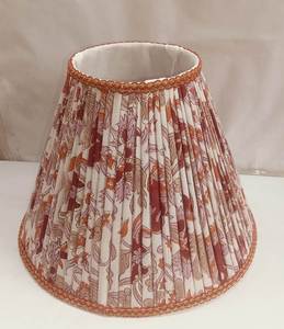 โคมไฟผ้าฝ้าย Ikat ทำด้วยมือสีแดงสีขาวพร้อมพู่ลูกไม้สำหรับตั้งโต๊ะหรือโคมไฟตั้งโต๊ะ E27แหวนด้านบน - Product Image 6