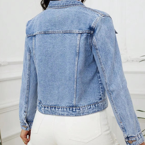 Chaqueta de Mezclilla Azul Claro de Corte Regular para Mujer con Bordado de Lunares Botones Metálicos Algodón Ecológico y Transpirable para Mujeres Jóvenes - Product Image 6