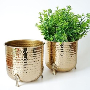 Mini jardinières en métal de haute qualité rehaussent votre espace avec des designs tendance jardinières suspendues pour balcon salon - Product Image 1