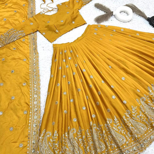 Lehenga choli คอลเลกชันงานแต่งงานที่มีงานปักลำดับหนักเต็มรูปแบบ - Product Image 1