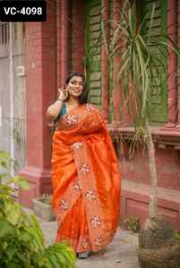 Style indien et pakistanais lourd mariage et festival fonction porter des saris Slk en papier de qualité supérieure avec des pièces de chemisier pour les femmes - Product Image 2