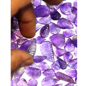 860 Pièces de Feuilles Sculptées en Améthyste Naturelle de 12mm à 25mm, Lot de 3580 Carats, Iroc Sales, Feuilles de Haute Qualité, Gemmes Découpées en Vrac - Product Image 1