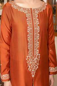 Lehenga Choli Anarkali de Lujo con Bordado Intenso para Mujer, Estilo Nupcial, para Bodas y Ocasiones Formales - Product Image 5