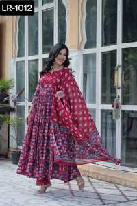 Kurtis indien de qualité supérieure en pur coton avec pantalon et Dupatta fantaisie col rond Anarkali imprimé travail Kurtis ensemble pour femme - Product Image 2