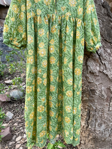 Vestido Maxi Estampado a Mano para Verano, Algodón Floral Hecho a Mano, Sostenible para Otoño - Product Image 5