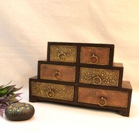 Boîte de rangement durable en bois à 6 tiroirs avec accents en laiton organisateur artisanal pour bijoux de bureau à domicile épices utilisation polyvalente