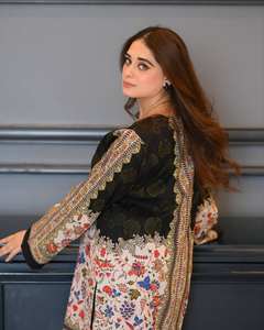 Ready-Wear en Faux Georgette con Secuencia de bordado pesado Trabajo Top-Bottom Dupatta Set Nueva colección para ocasiones de fiesta - Product Image 3