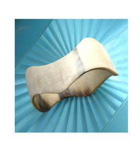 Brazalete de Cuerno Natural Hecho a Mano de Alta Calidad para Mujer, Pulido, Redondo, Tamaño Personalizado, para Fiesta, Boda, Aniversario - Product Image 1