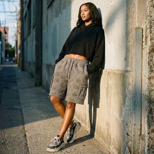 Shorts cargo Bermuda pour femme, personnalisés, grammage lourd, avec impression en relief, effet vieilli, style streetwear, en polyester/coton technique, décontractés, écologiques, séchage rapide - Product Image 5