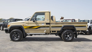 Toyota Land Cruiser 79SC 4.5D 2022 / Disponible à la vente avec faible kilométrage, véhicule bien entretenu et sans accidents - Product Image 2