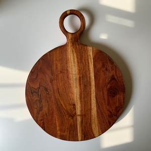 Planche à découper et plateau de service en bois - Durable, lavable au lave-vaisselle - Product Image 2