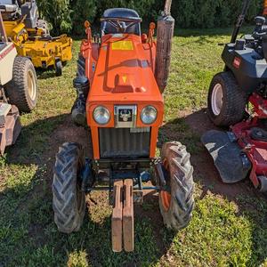 Le tracteur Kubota B7100 est maintenant disponible avec une construction de qualité supérieure et en stock pour une expédition immédiate - Product Image 1