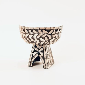 Cuenco de nácar natural hecho a mano con soporte de exhibición de pastel moderno precio al por mayor de Vietnam - Product Image 1