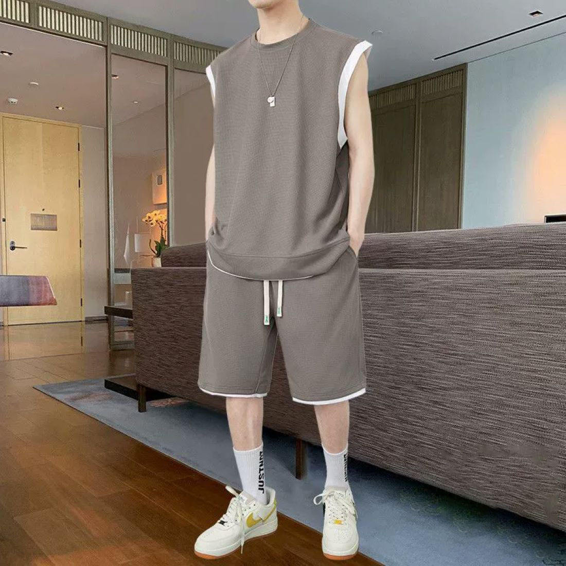 เสื้อกั๊กสีกาแฟแบบบล็อกสี E05